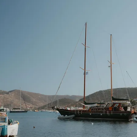 펜션 Enplo Above Grikos Bay (Patmos)